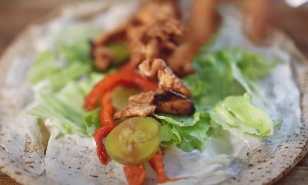 Kana Shawarma rull, mis on võitnud miljoneid oma täidistega