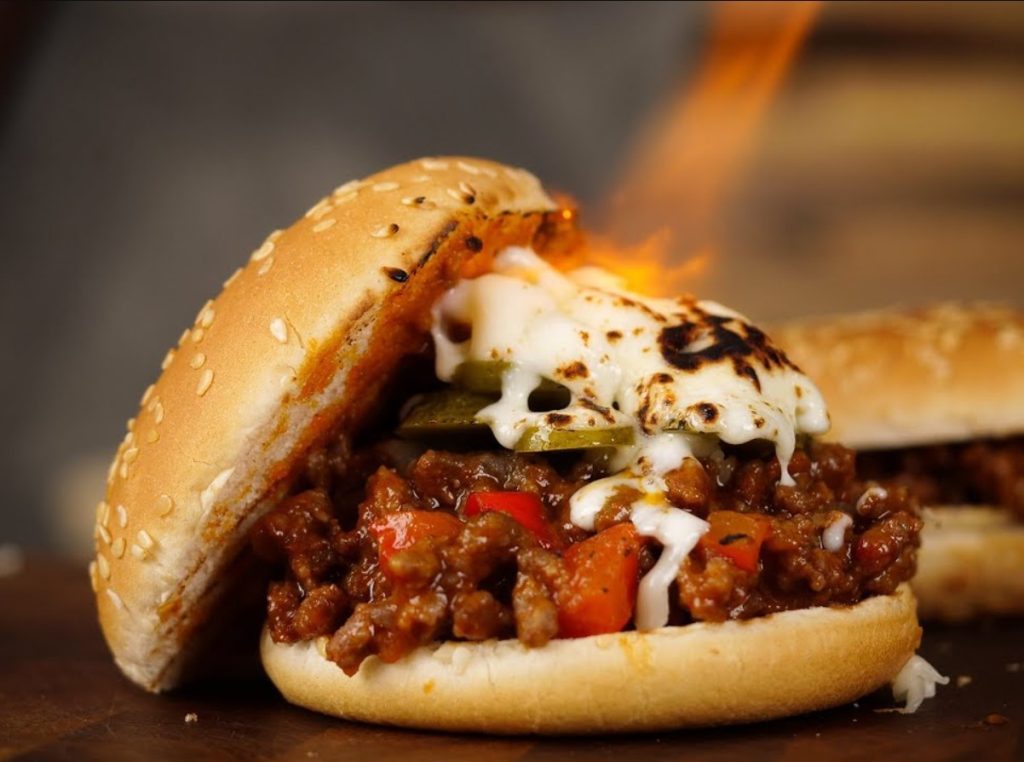 Ameerika rahvusroog, mis meeldib ka eestlastele: Sloppy Joe’s on kiire roog, mis koosneb saiast ja hakklihast.