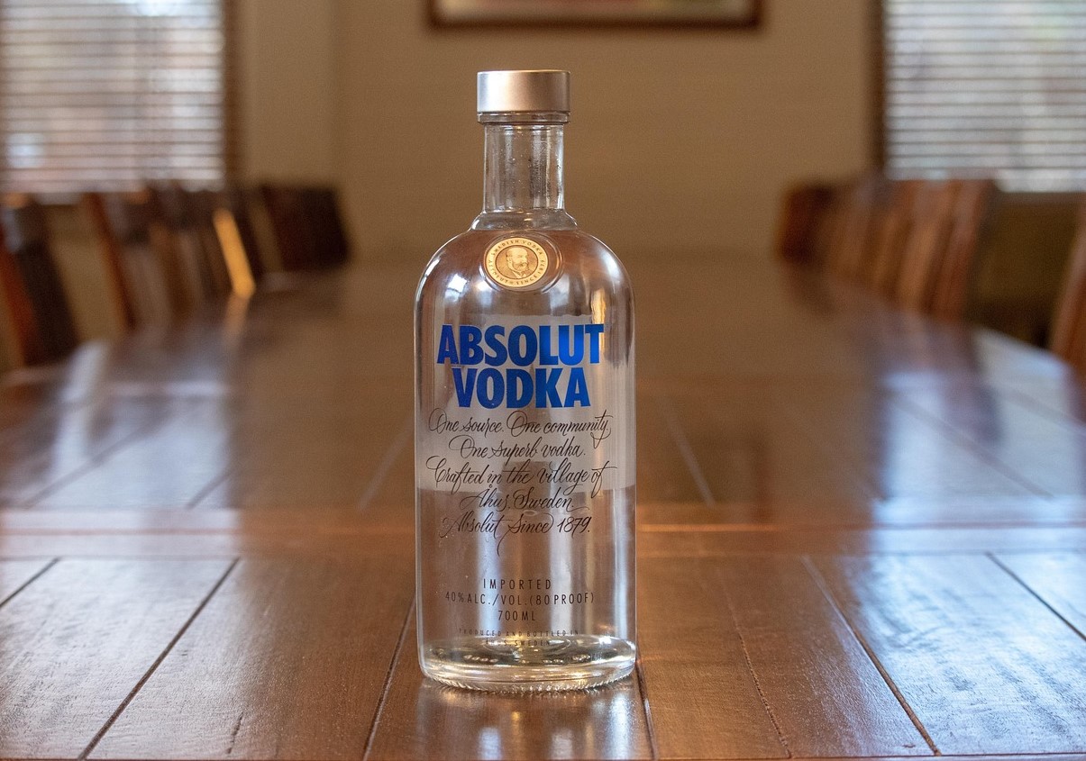 6 üllatavat viisi, kuidas kasutada vodkat oma kodu puhastamiseks, professionaalsete puhastustöötajate sõnul.