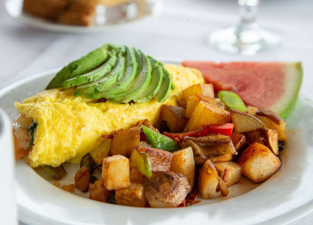 Hotelli omlett: mida lisada enne kuumutamist