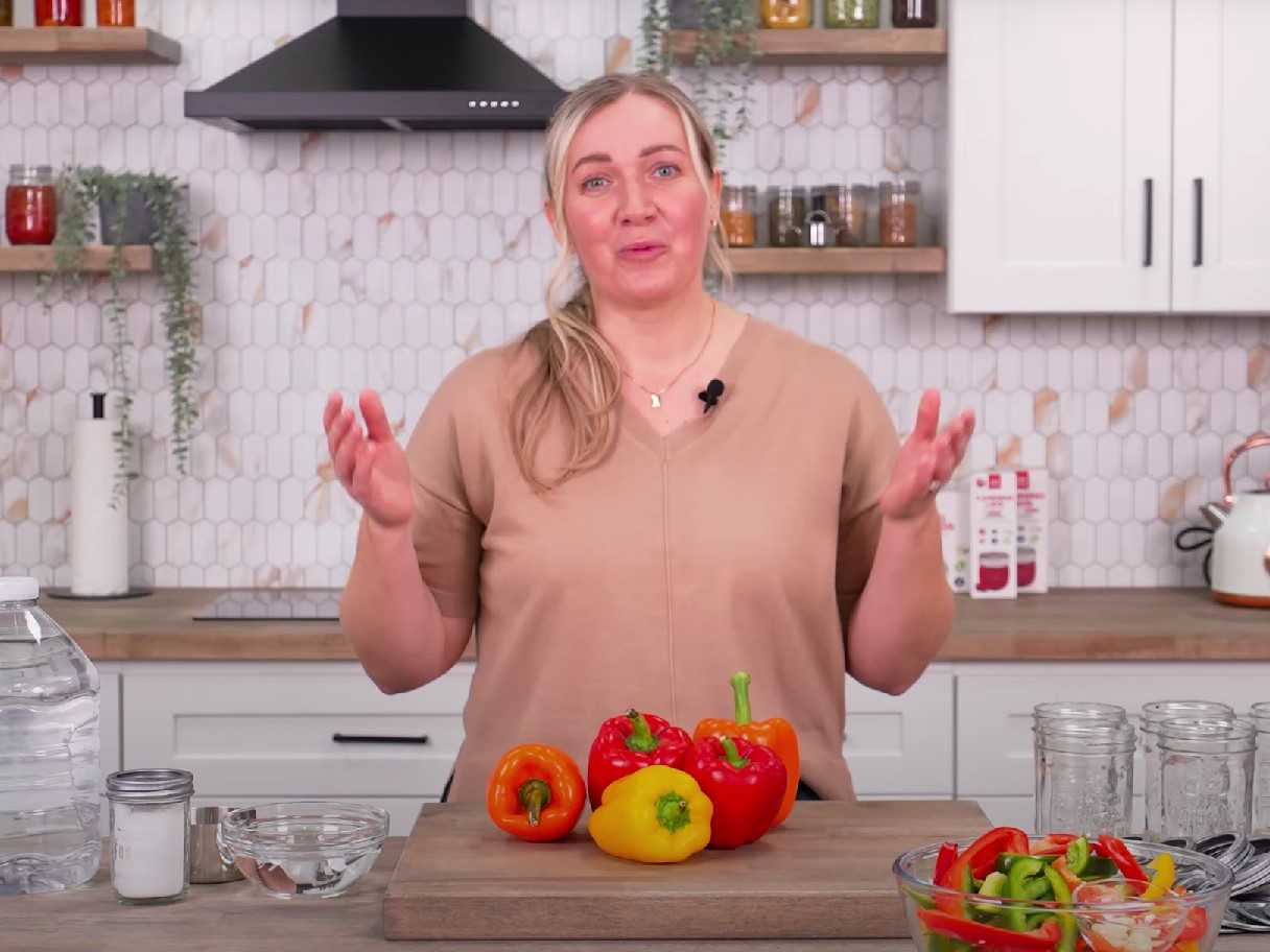Marineeritud paprika purgis talveks – parim kodune retsept samm-sammult