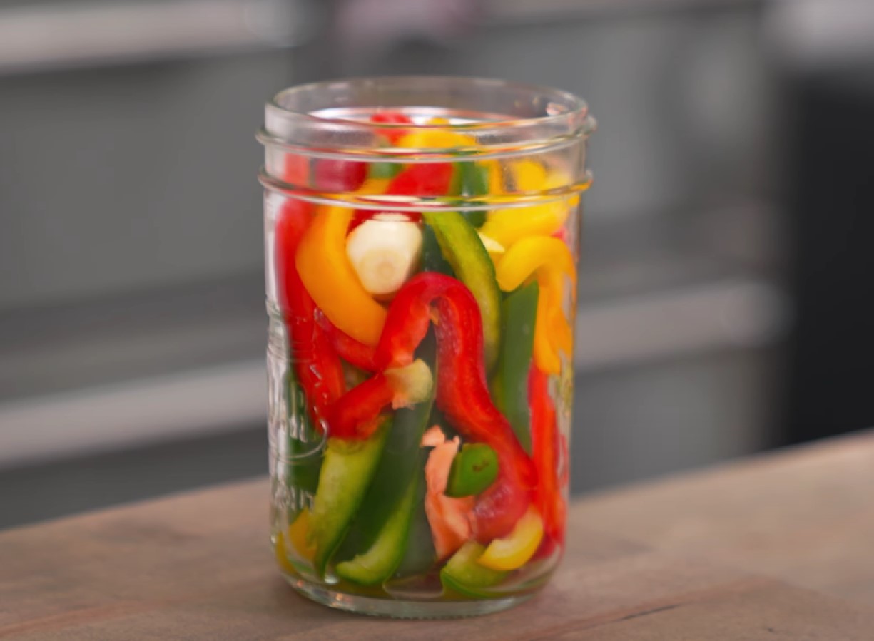 Marineeritud paprika purgis talveks – parim kodune retsept samm-sammult