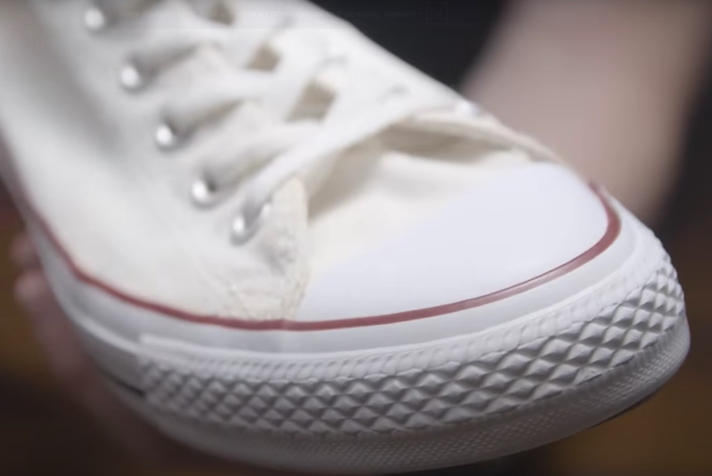 Kuidas puhastada valgeid tossusid, et need näeksid välja nagu uued