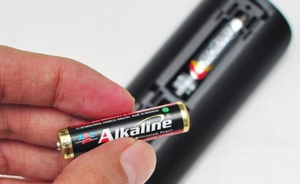 Kas pidevalt teleripuldist välja kukkuv patarei on ohtlik?