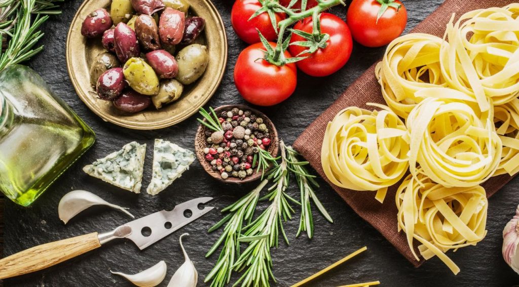 Kuidas valmistada Vahemere pastat 15 minutiga: retsept kuivatatud tomatite ja rukolaga