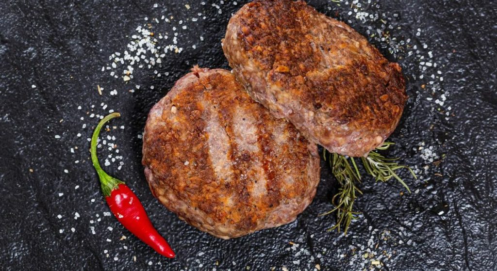 Kas kotlettide praadimisel tuleb kasutada kaant: mille üle perenaised vaidlevad