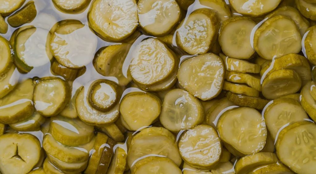 Mida tuleb kurkidega enne soolamist teha, et need krõbedaksid: kõik perenaised ei tea seda