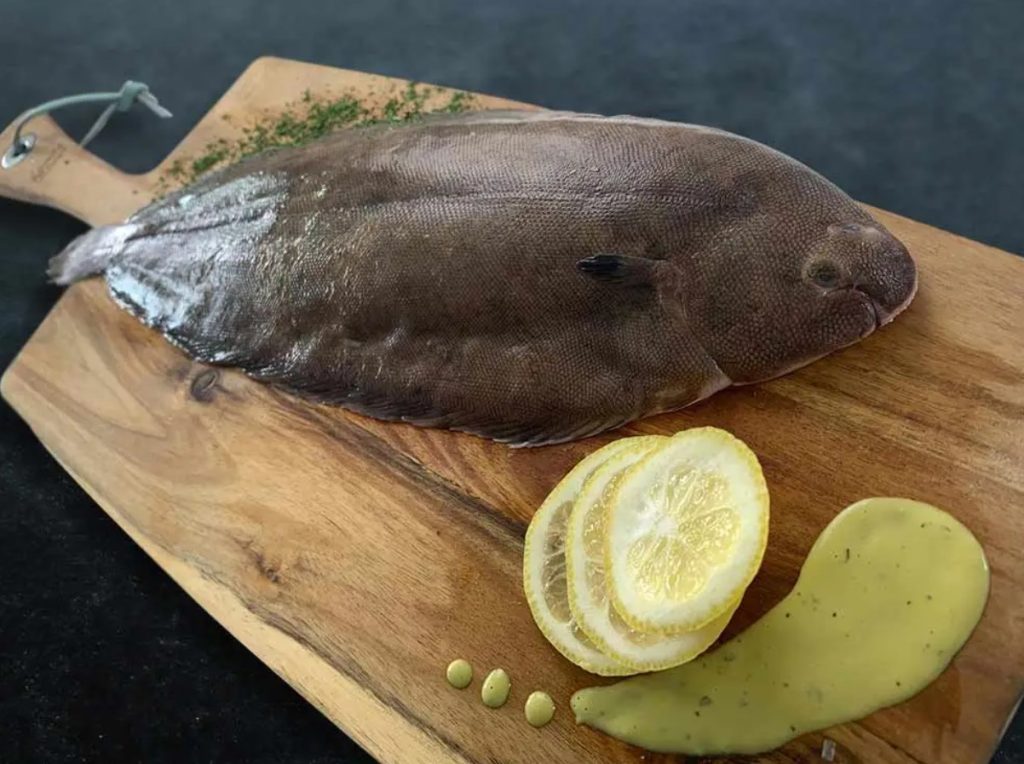 Doveri merikeel koos haldjasring-šampinjonidega: Sogliola con Gambesecche