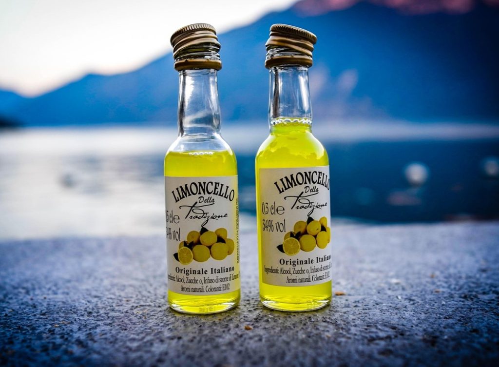 Limoncello: maitsev sidruniliköör, mis pärineb Lõuna-Itaaliast