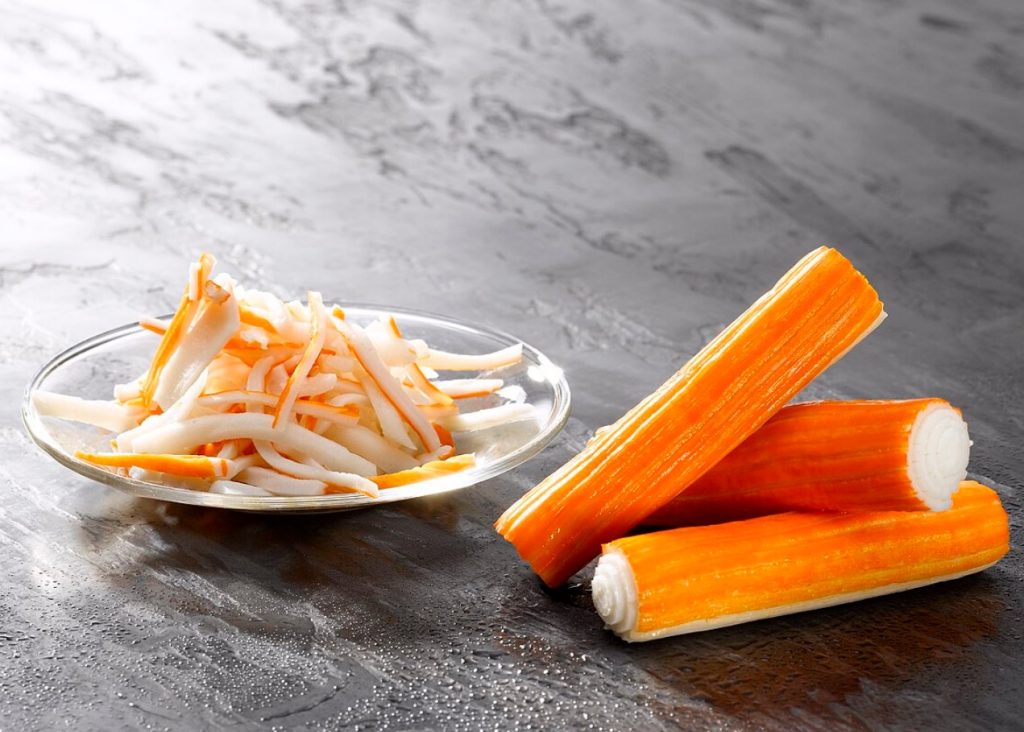 Surimi on odav koostisosa, mida tuntakse sushi puhul – hoolimata oma nimest ei sisalda krabipulgad krabiliha.