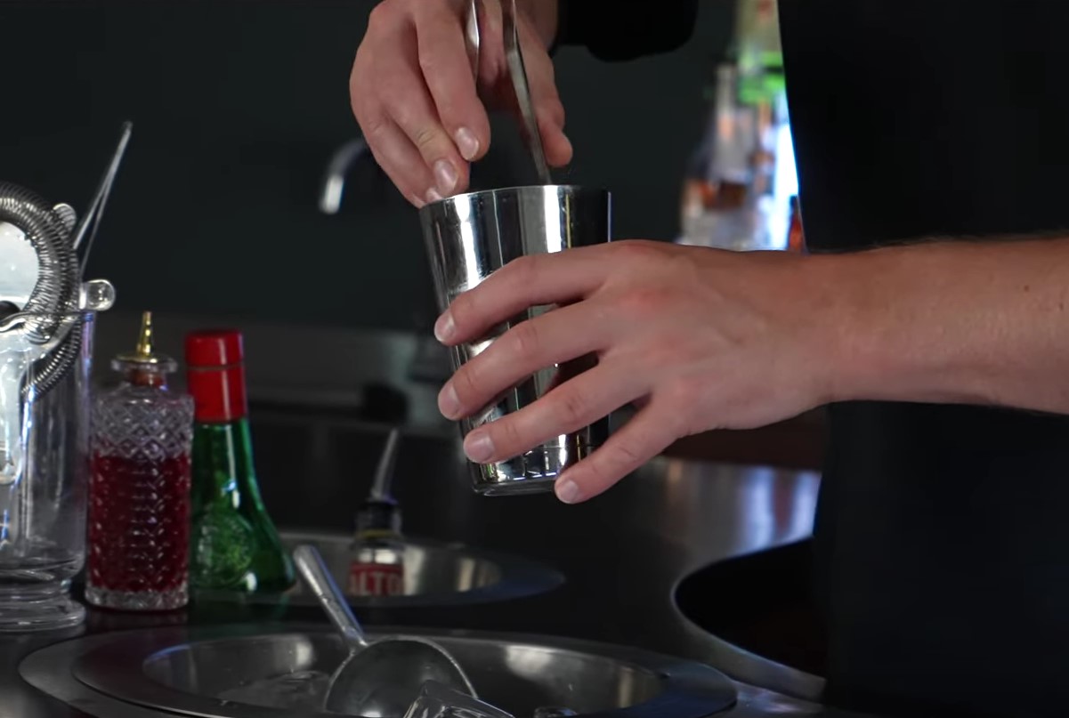 Kuidas valmistada Dovetail, tequila kokteil, mida Hemingway oleks armastanud