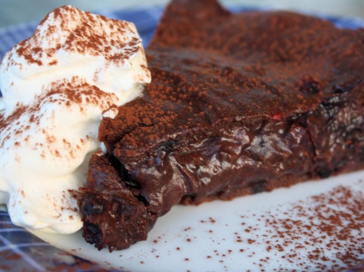 Kladdkaka – rootsi kleepuv šokolaadikook. Valmistamine võtab vaid 20 minutit!