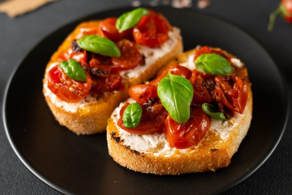 Proovi neid uskumatult maitsvaid ricotta ja tomatitega leivakesi