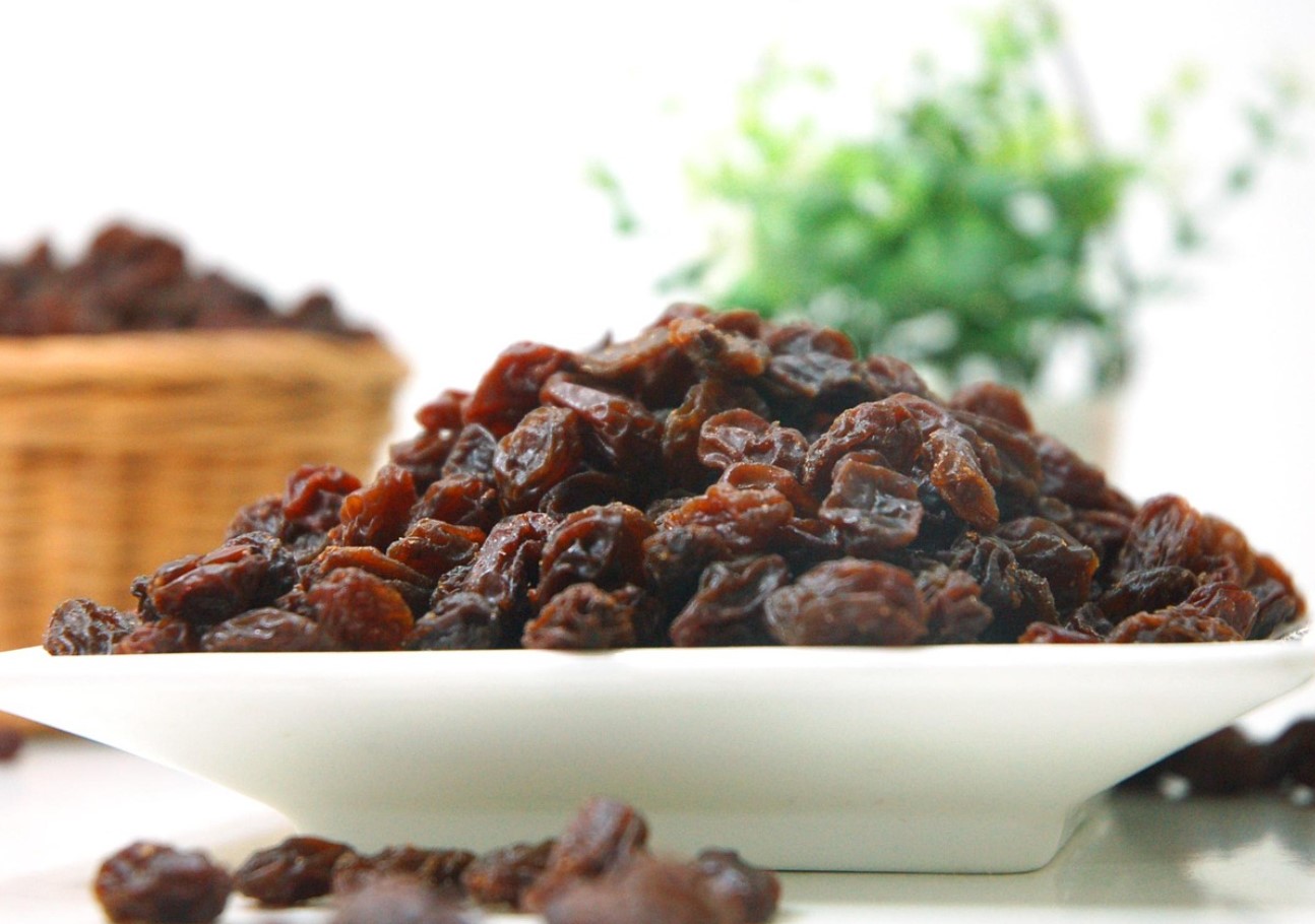 Rosinad on magus suupiste, mida lisatakse sageli paljudesse roogadesse ja küpsetistesse – kas rosinad sobivad saiakestesse või maksapüreesuppi?