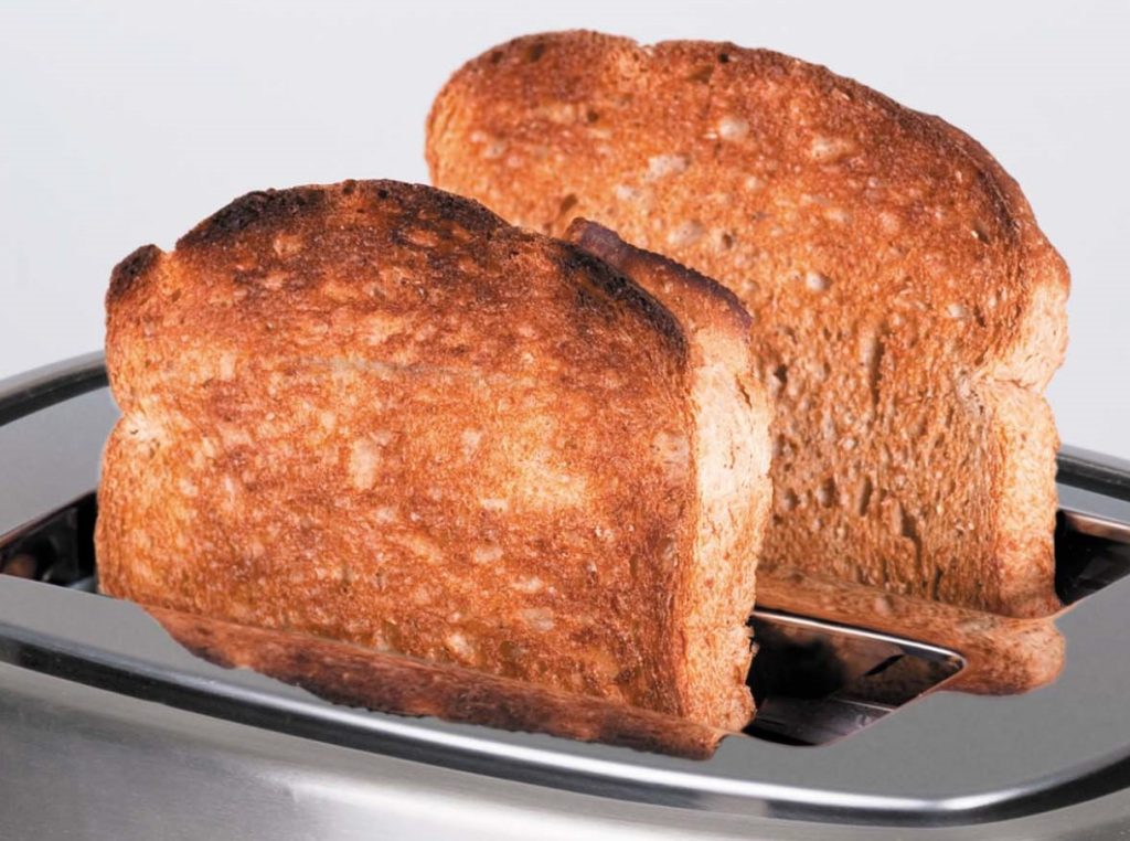 Kas toasteris saab tõesti küpsetada hakklihapihve ja tortillasid? Martta vastab küsimusele, mida toasterisse panna võib.