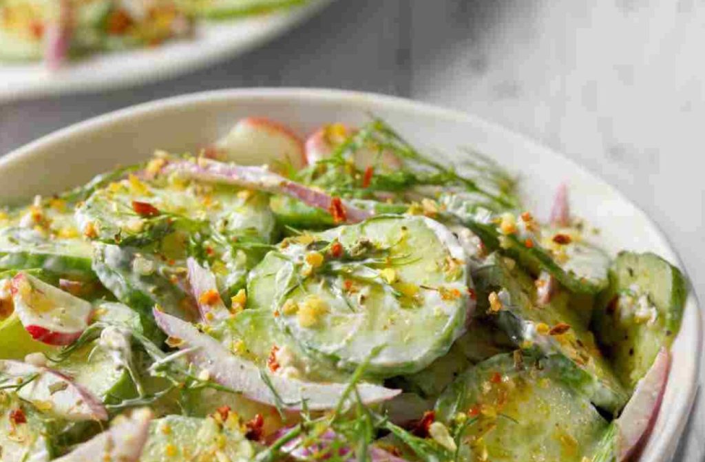 Värske kurgi salat ungari moodi – kiire ja maitsev lisand
