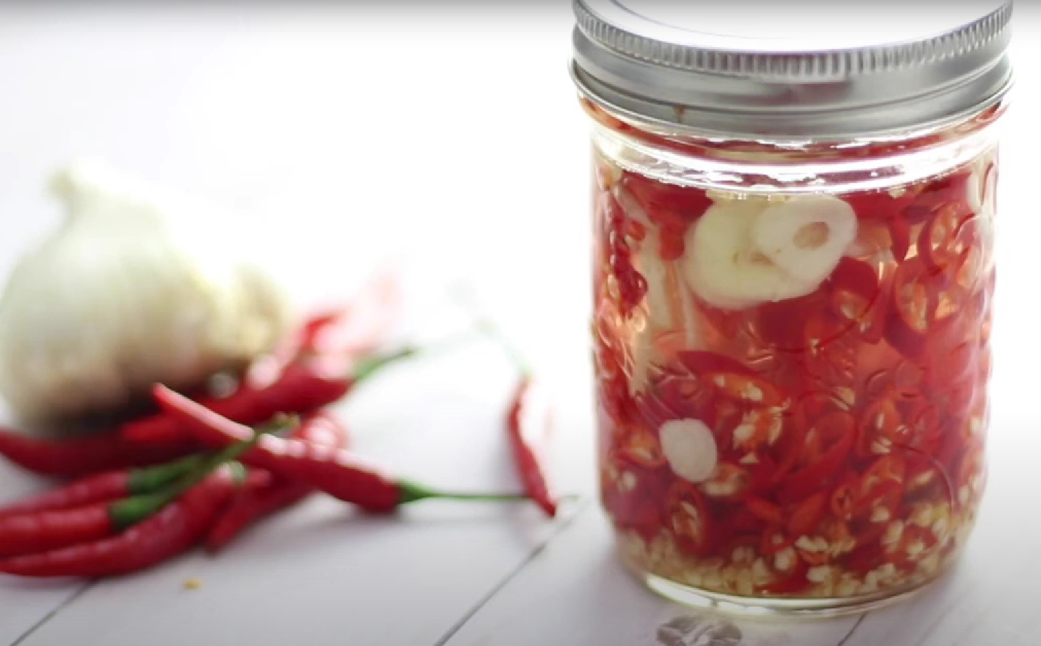 Täiuslik maitse: vürtsikad paprikad äädika ja küüslauguga