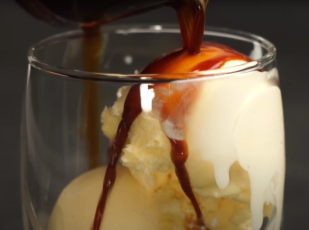 Affogato: kui kuum espresso kohtub külma gelatoga
