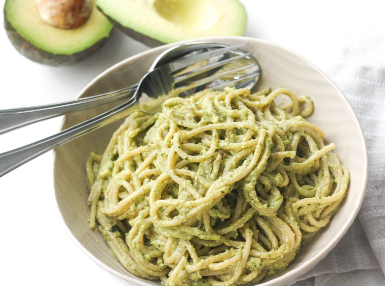 Avokaado pesto pasta: maitsev, kreemjas ja lõbus
