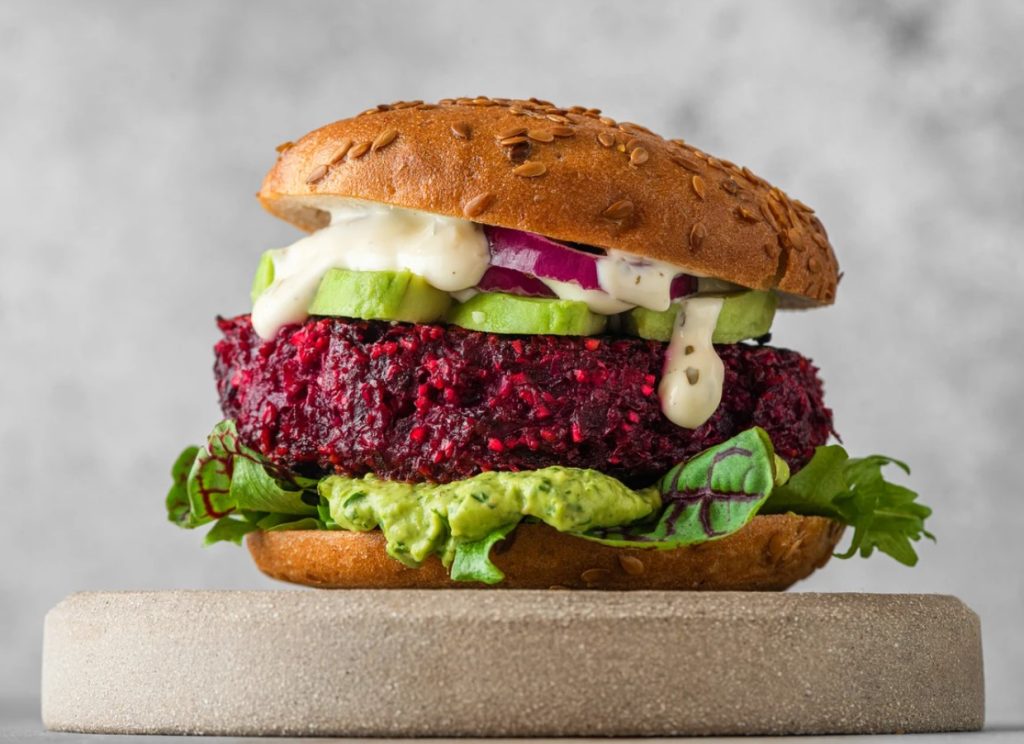 Te hakkate pidevalt valmistama küüslaugukroketid ja punapeediburgerid: Tšehhi peakoka retseptid on lihtsalt jumalikud