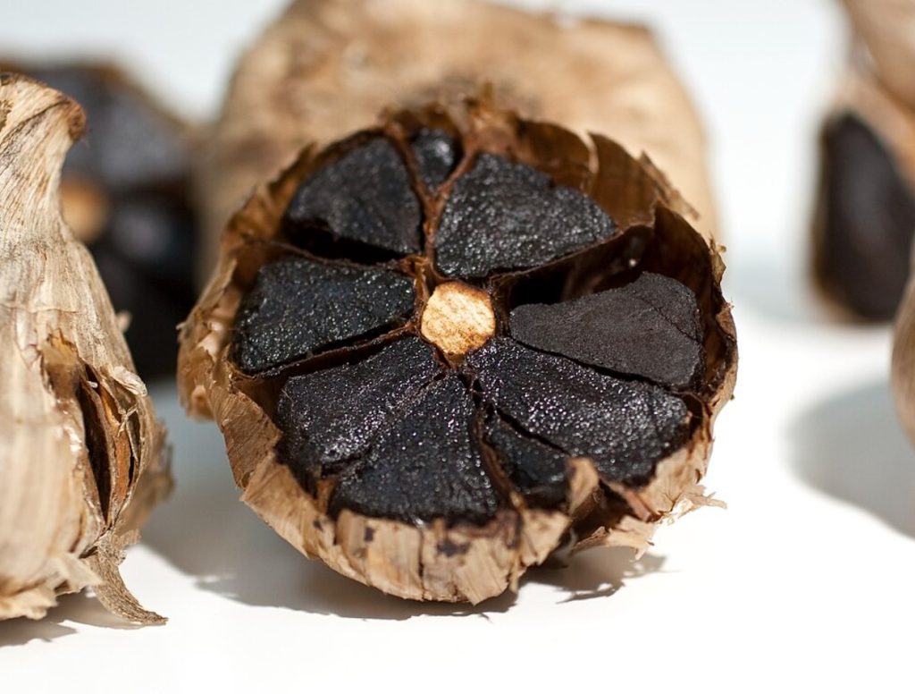 Must küüslauk: supertoode tervisele.