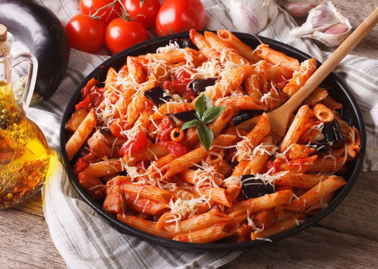 Pasta alla Norma (baklažaanipasta)