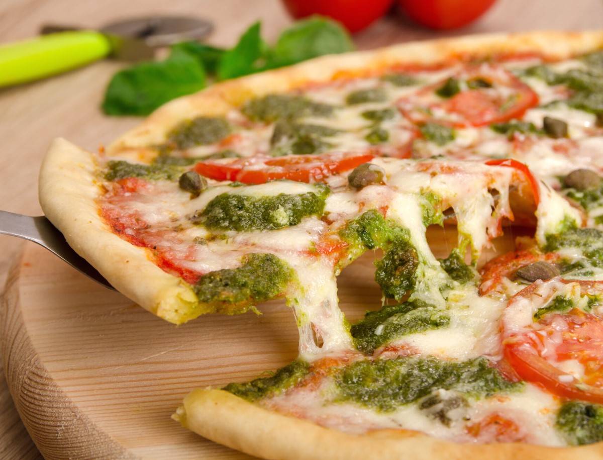 Pesto pizza retsept autorilt Cookie & Kate