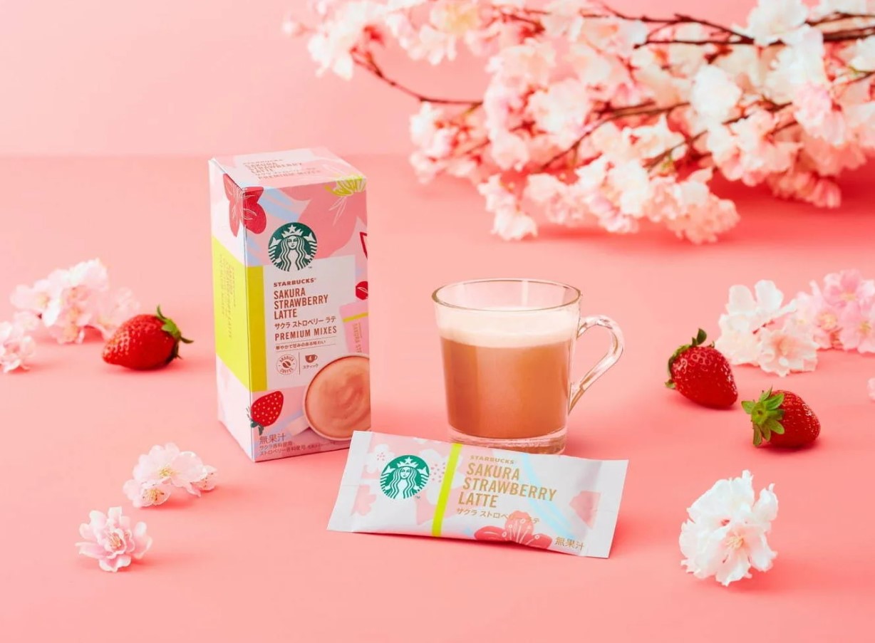 Sakura Latte kodus: trendikas kirsiõiejook
