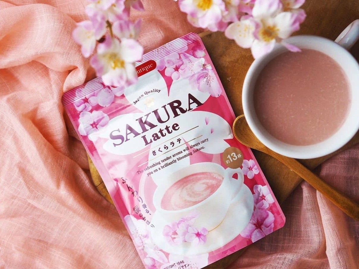 Sakura Latte kodus: trendikas kirsiõiejook