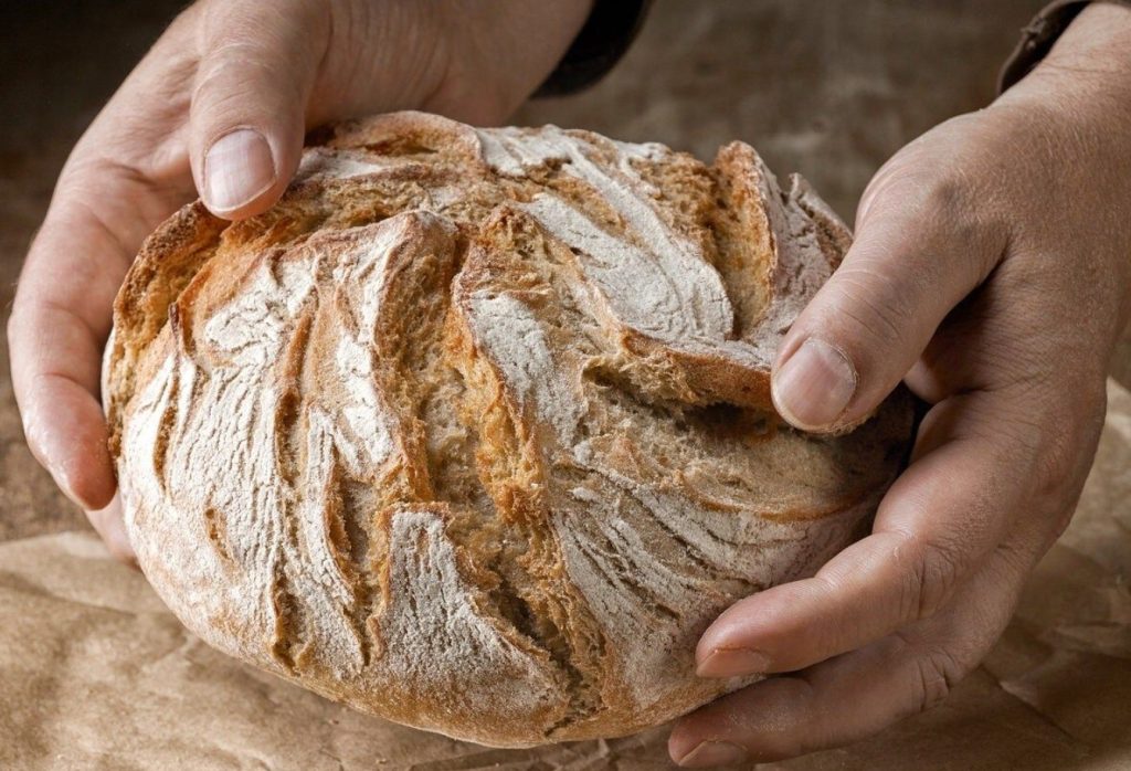 Kõva leib: miks see muutub kõvaks, mitte pehmeks