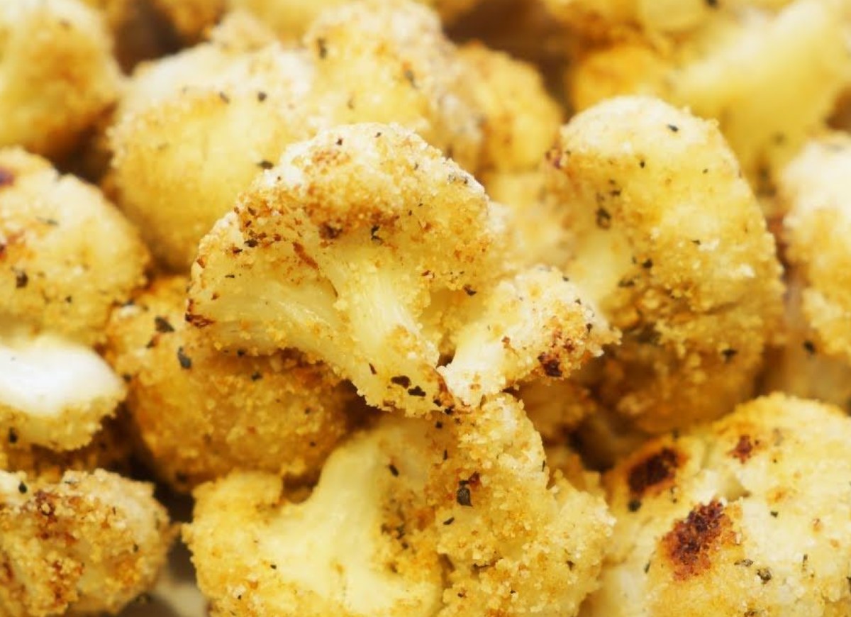 Panko-paneeringus küüslauguga värviline kapsas on suurepärane lisand, mida saab alati kaasas kanda