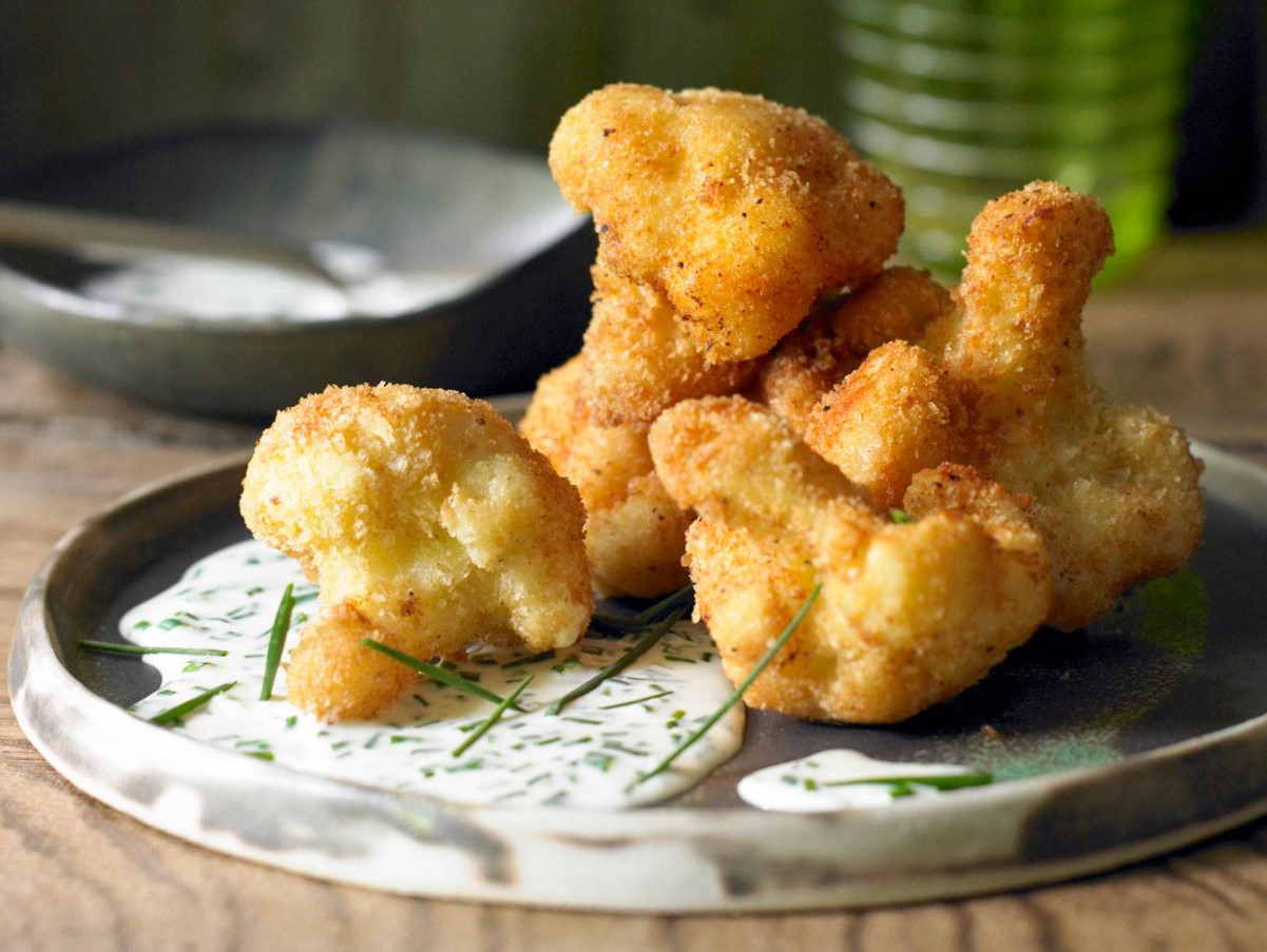 Panko-paneeringus küüslauguga värviline kapsas on suurepärane lisand, mida saab alati kaasas kanda