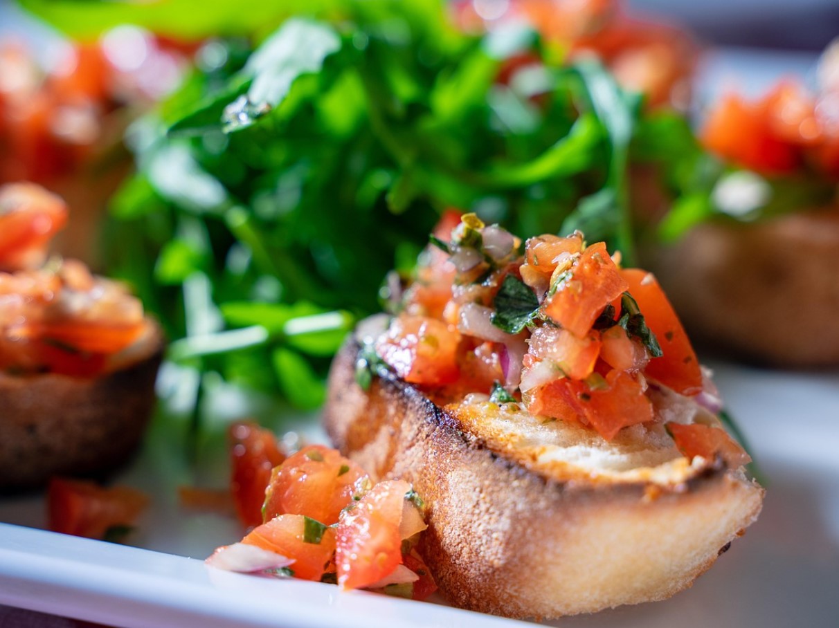 Lihtne bruschetta: klassikaline Itaalia eelroog