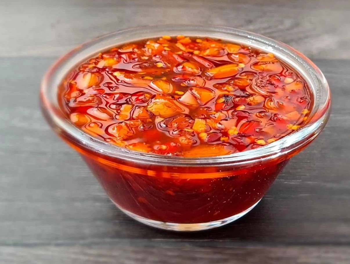 Ma lisan seda alati hakkliha kastmesse – maitse on võrratu.