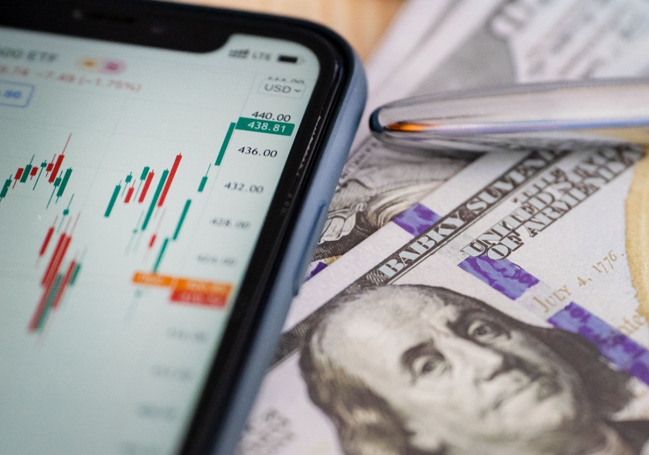 Oled sa laisk säästja? Ekspert kutsub üles suhtuma investeerimisse samamoodi kui hammaste pesemisse.