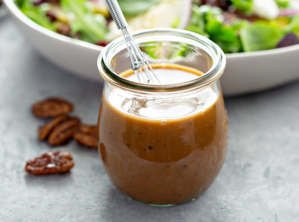 Ma valan salatile sellise kastme peale, maitse on üllatav. Isegi ämm hindab seda.