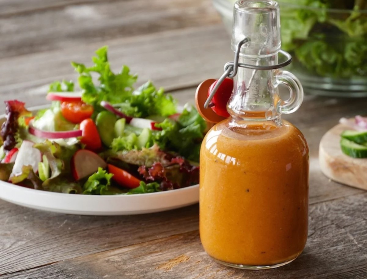 Ma valan salatile sellise kastme peale, maitse on üllatav. Isegi ämm hindab seda.