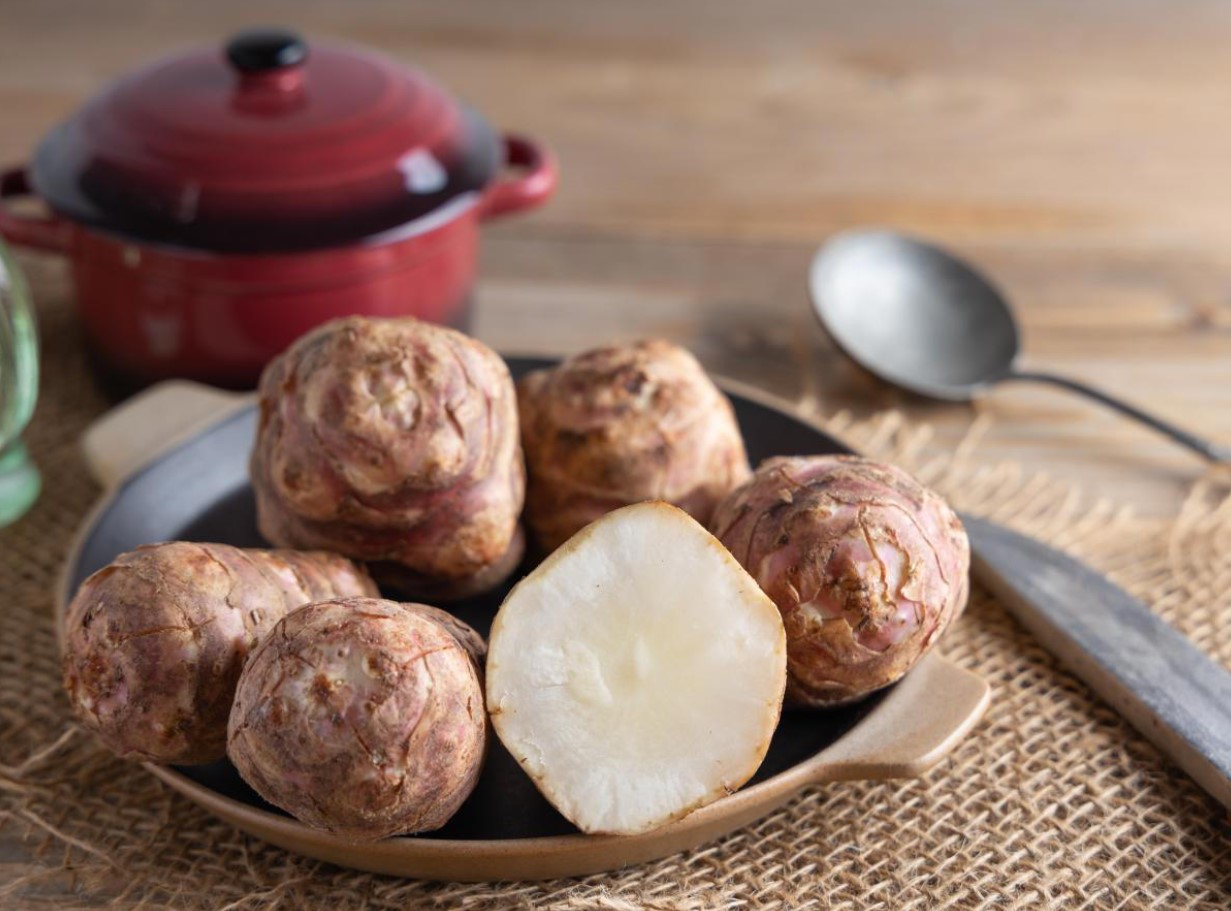 See sobib salatisse sama hästi kui kartul. See puhastab maksa ja alandab veresuhkru ja kolesteroolitaset.