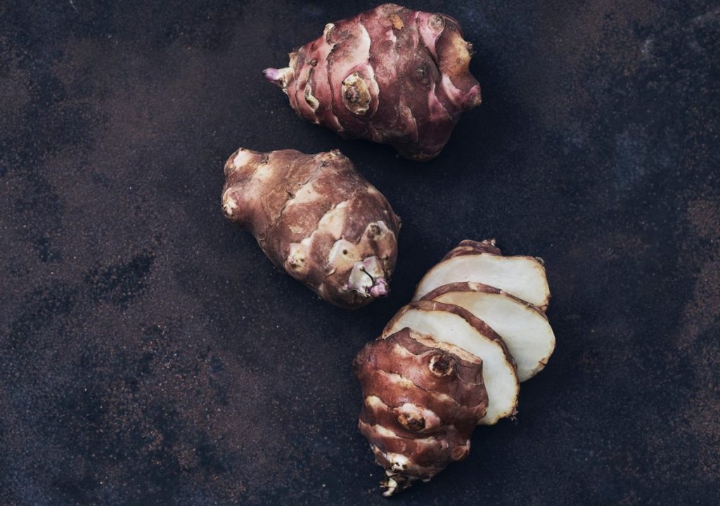 See sobib salatisse sama hästi kui kartul. See puhastab maksa ja alandab veresuhkru ja kolesteroolitaset.