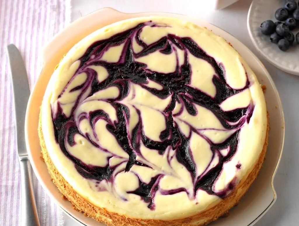 Mustikajuustukook: seda saab valmistada mitmel erineval viisil.