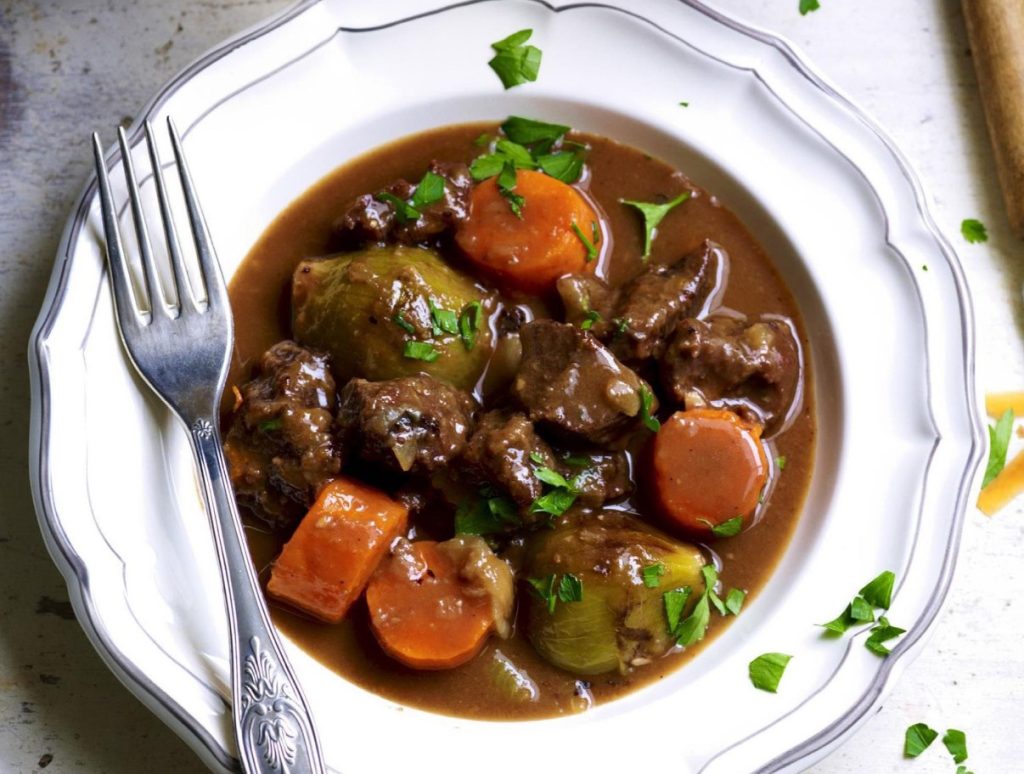 Provence taldrikul: aeglane hautis Daube de Boeuf à la Provençale talviseks mugavuseks