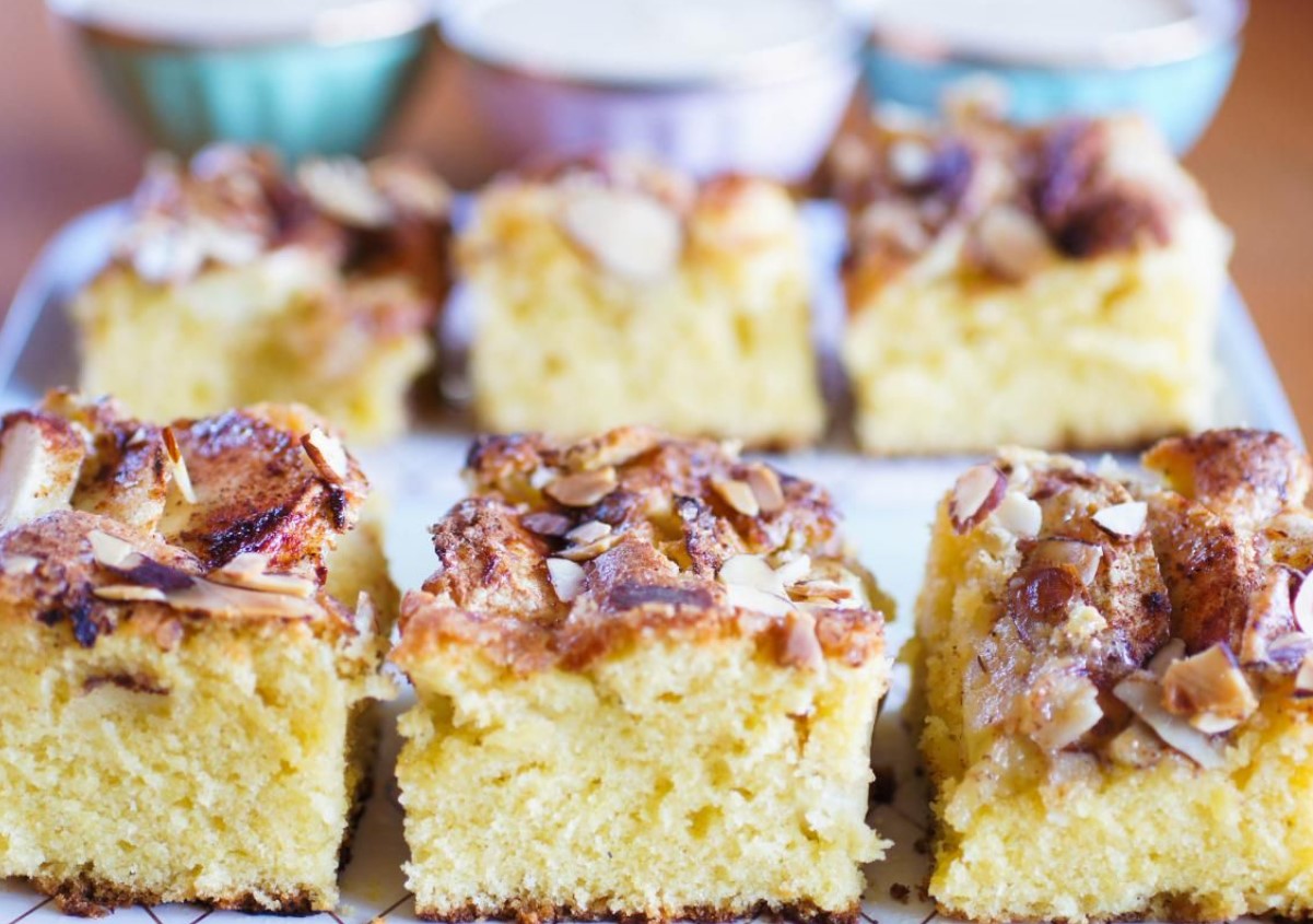 Skandinaavia mugavuse saladus: Eplekake – õhuline õunakook, millel on võid ja kaneeli lõhn