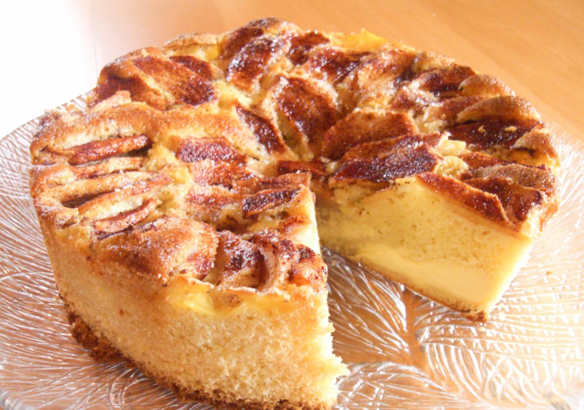 Skandinaavia mugavuse saladus: Eplekake – õhuline õunakook, millel on võid ja kaneeli lõhn