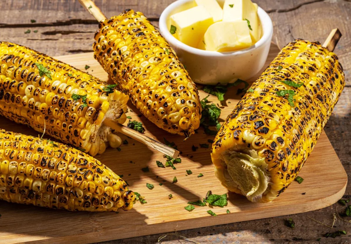 Grillitud mais – parima tulemuse saamiseks grillige maisitõlvikud koos koorikuga