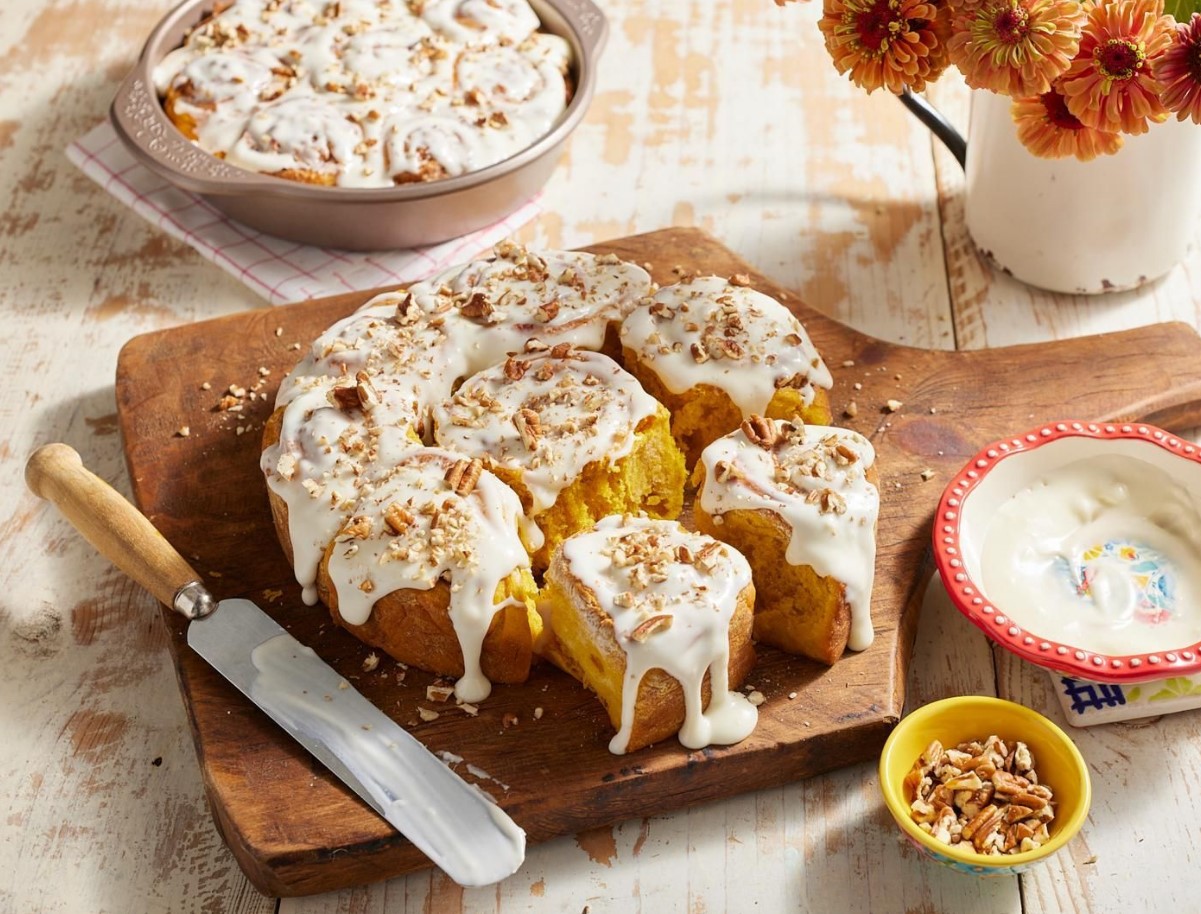 Kõrvitsa kanelboller: mõnus jõuludeks küpsetatud saiake