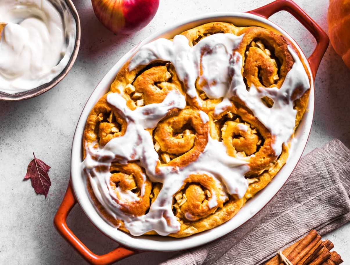 Kõrvitsa kanelboller: mõnus jõuludeks küpsetatud saiake