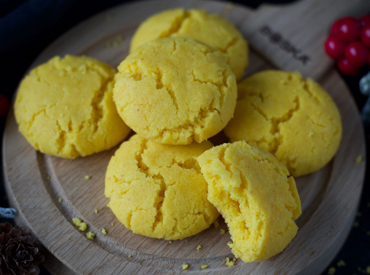 Saffransdrömmar, „safranidreamid” Rootsist: särav talve- ja jõulumaik