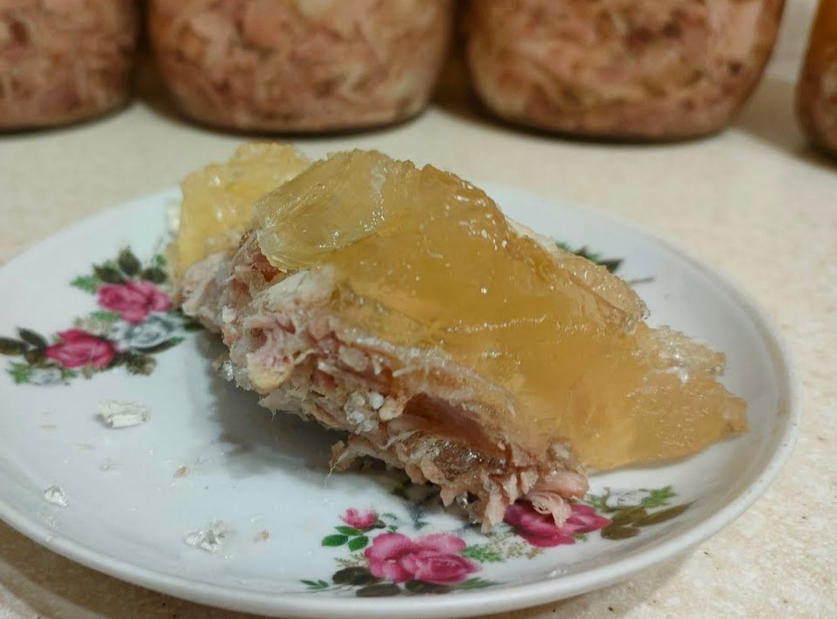 Ma söön seda värske leivaga, maitse on lihtsalt fantastiline. Minu vanaema tegi samasugust želeed.