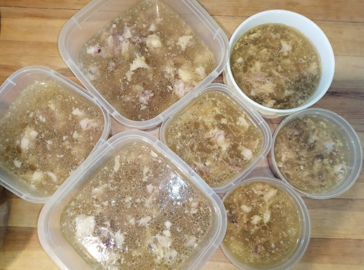 Ma söön seda värske leivaga, maitse on lihtsalt fantastiline. Minu vanaema tegi samasugust želeed.