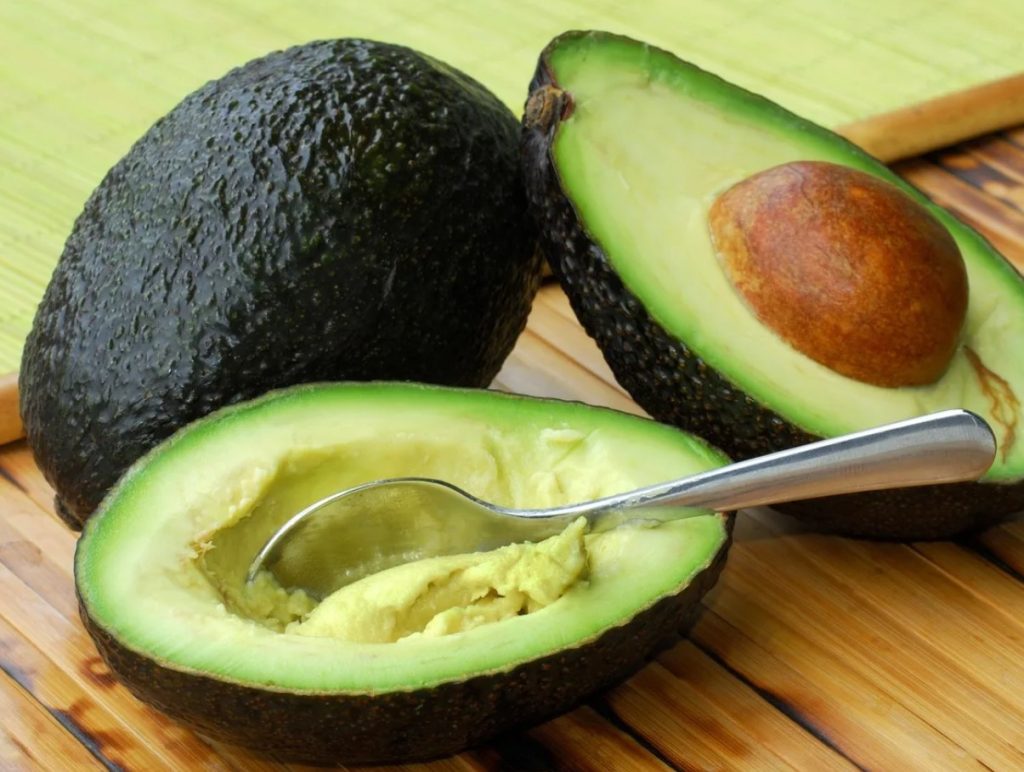 Avokaado töötlemine on üllatavalt levinud nähtus, kuid lõpptulemus on pruun ja kulunud.